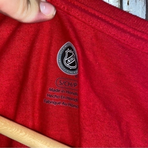 NWT NHL Carolina Hurricanes Red Tee - Picture 4 of 5